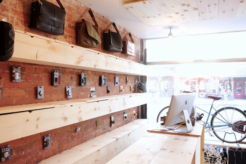Interno di Bikes on Wheels